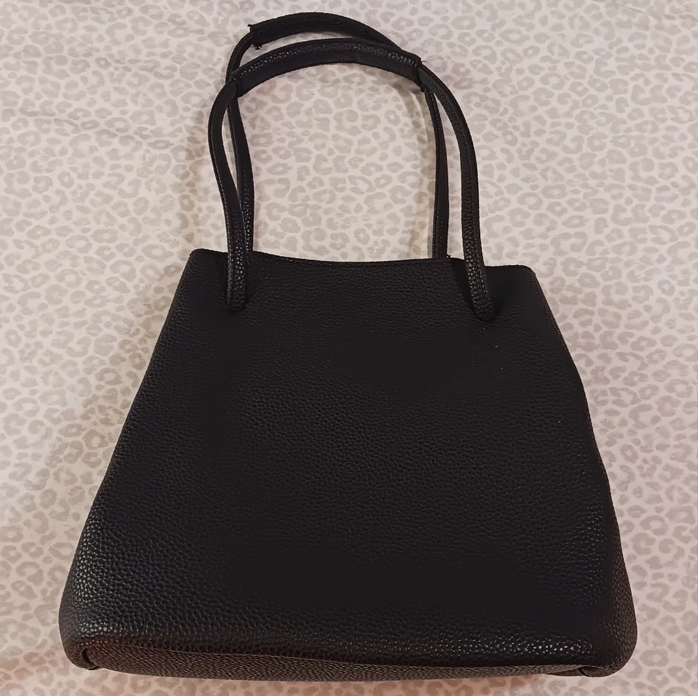 Vegan pebbled leather bucket bag and pouch NWOT - Picture 5 of 9